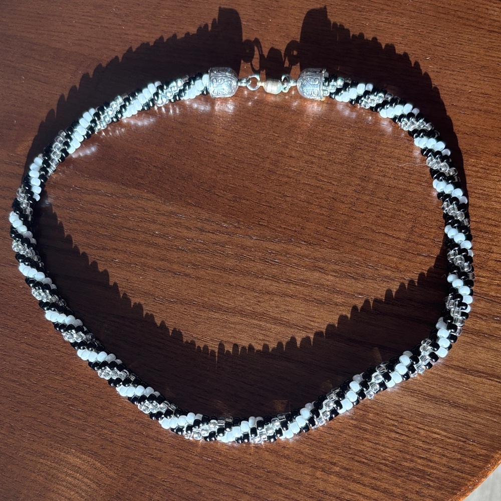 Chic Twisted Black and White Beaded Necklace